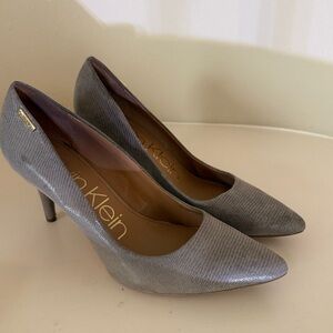 Calvin Klein Kimberly Nude Leather Croc Snake Pump, Size 8.5